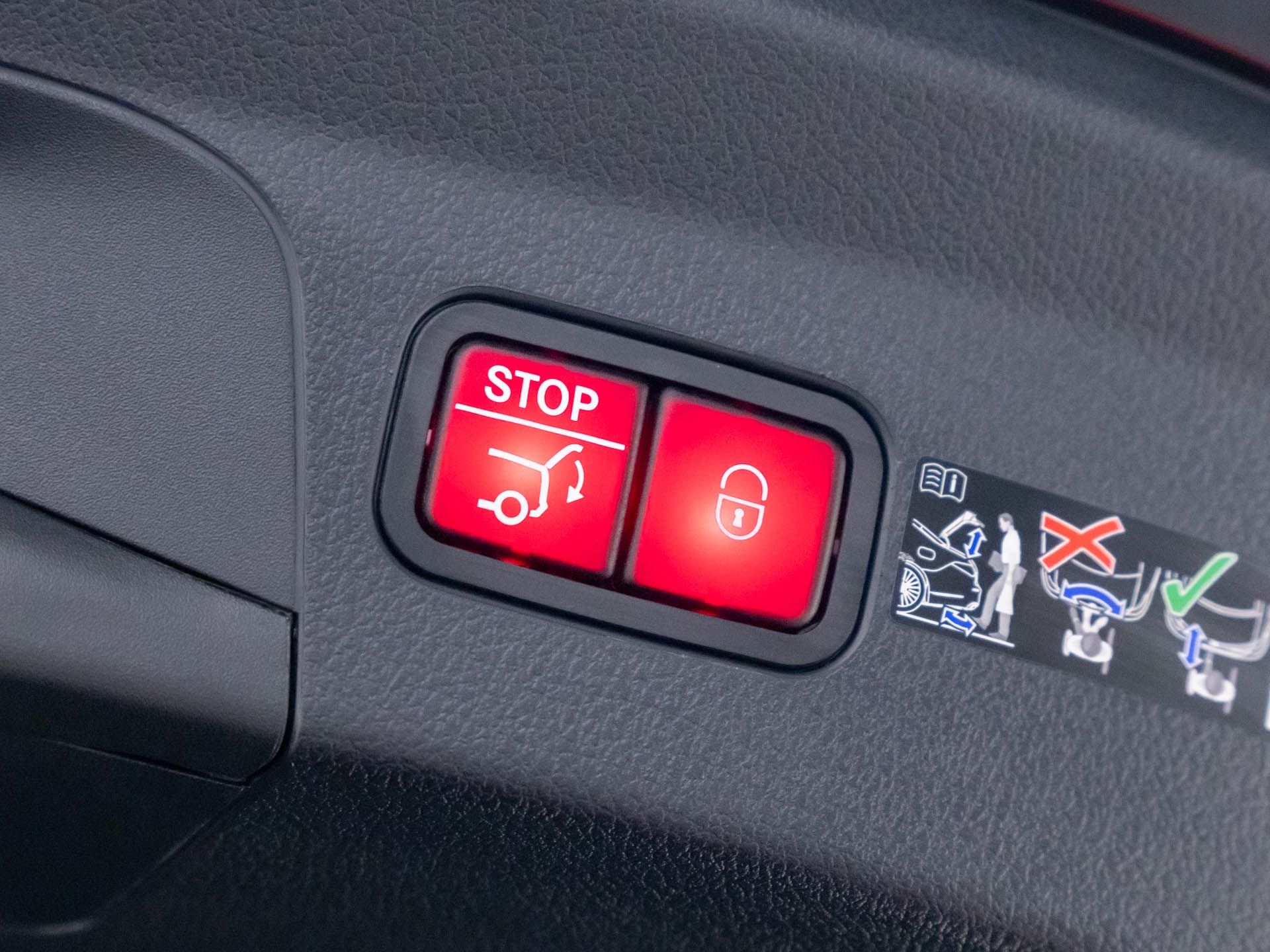 Vehicle image 34 of 39