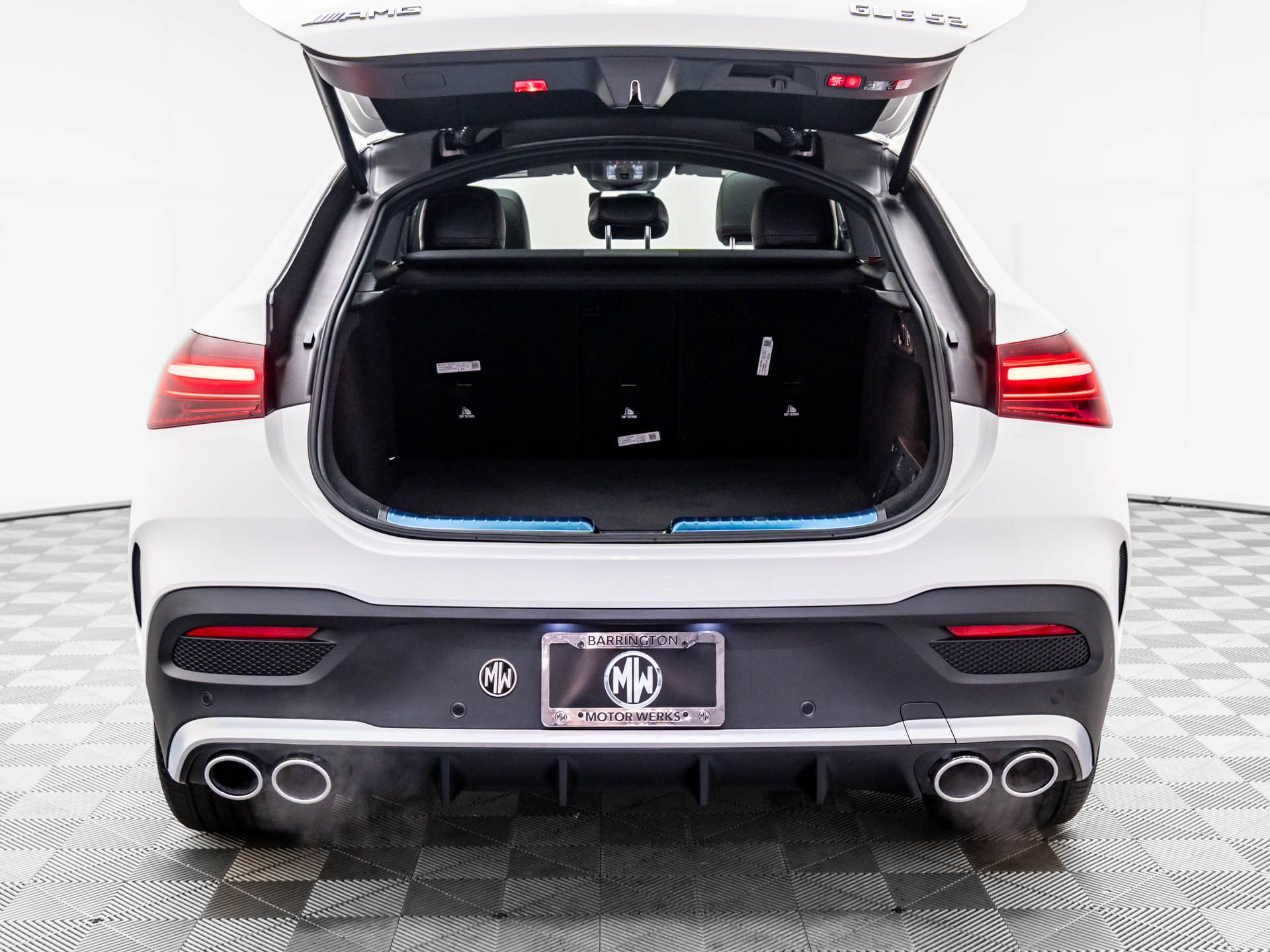Vehicle image 27 of 34