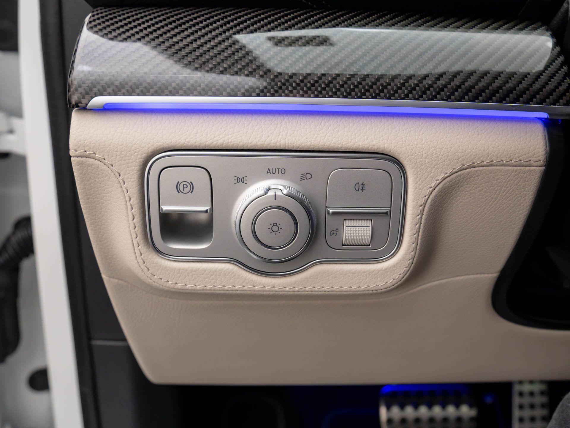 Vehicle image 26 of 34