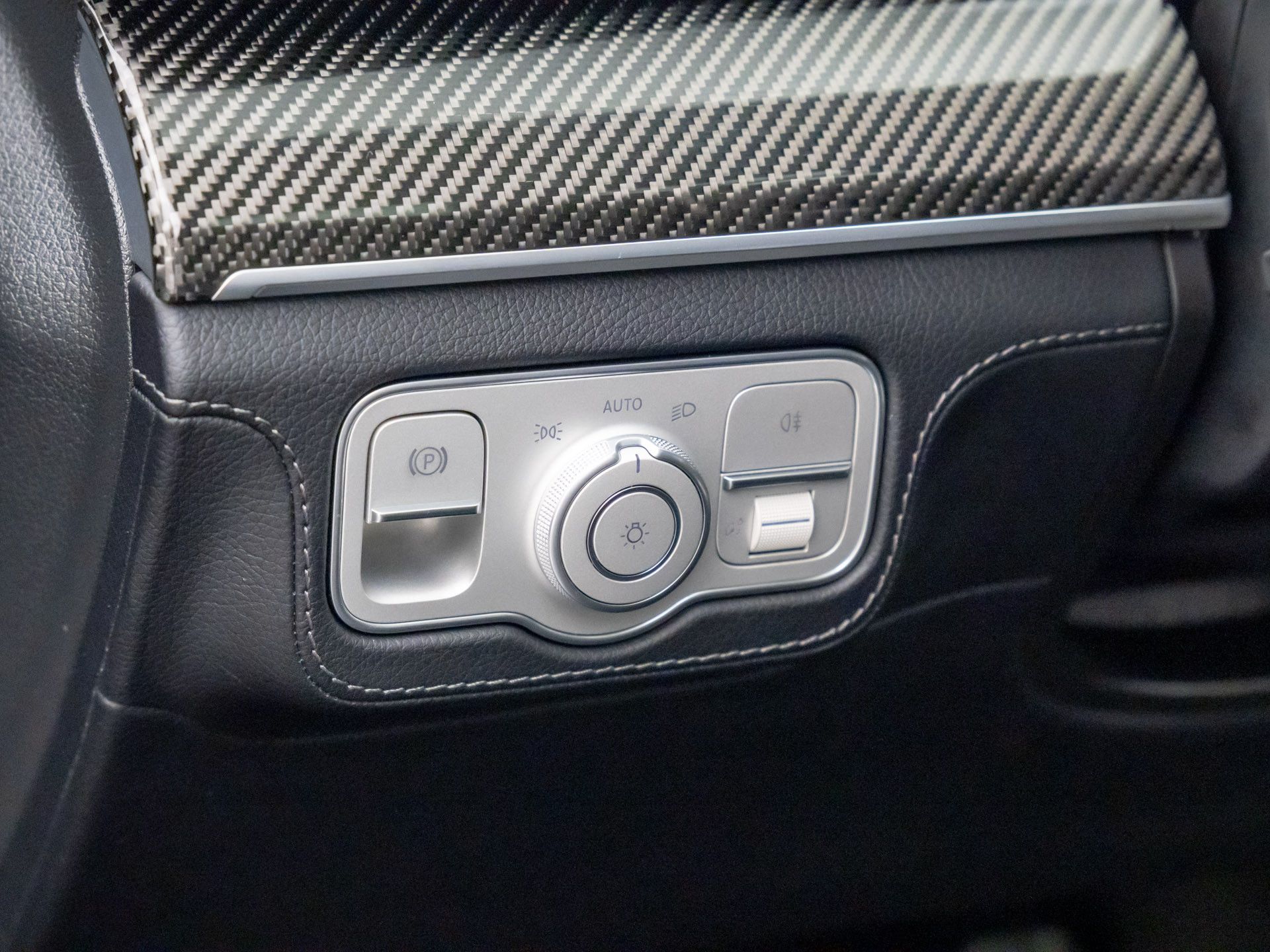 Vehicle image 20 of 37
