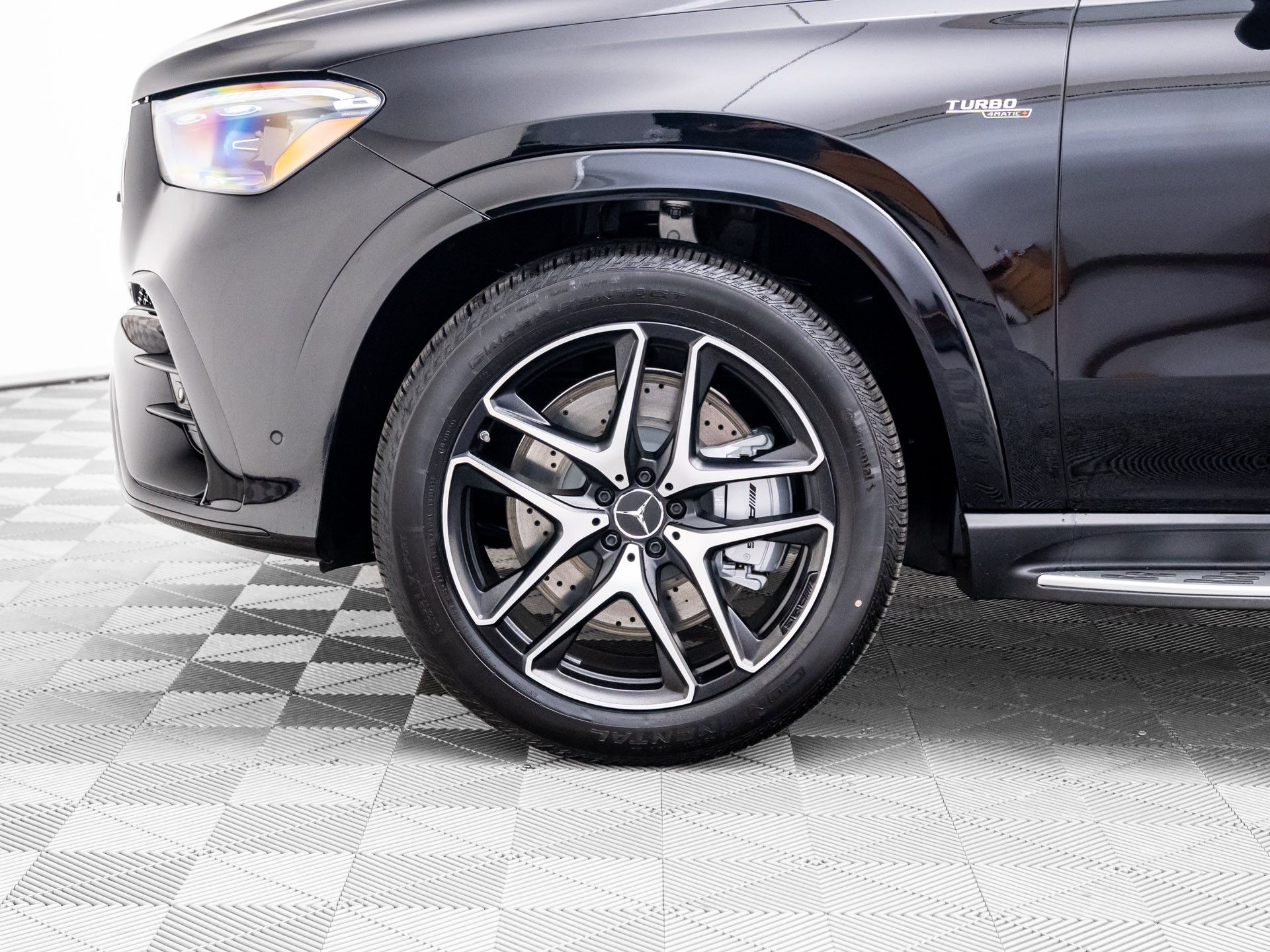 Vehicle image 33 of 37
