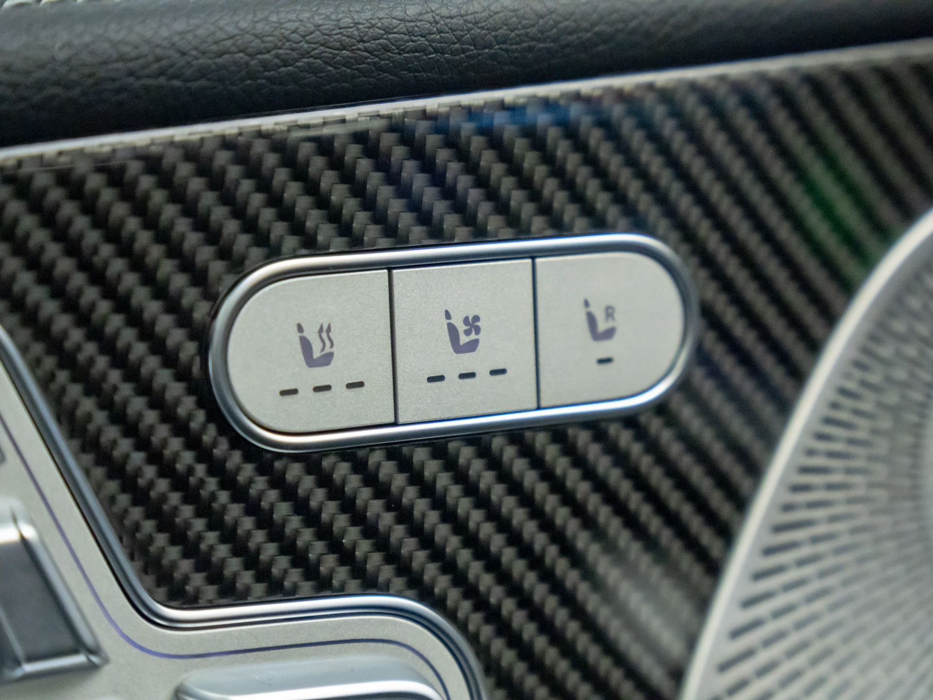 Vehicle image 28 of 37