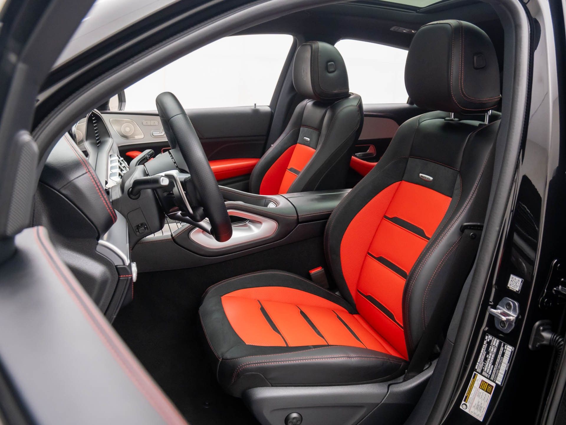 Vehicle image 19 of 49