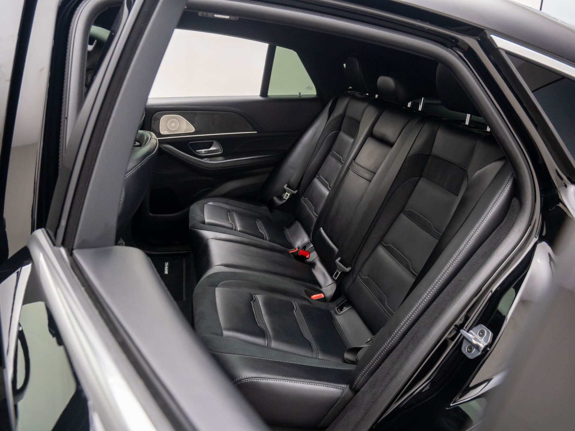 Vehicle image 15 of 37