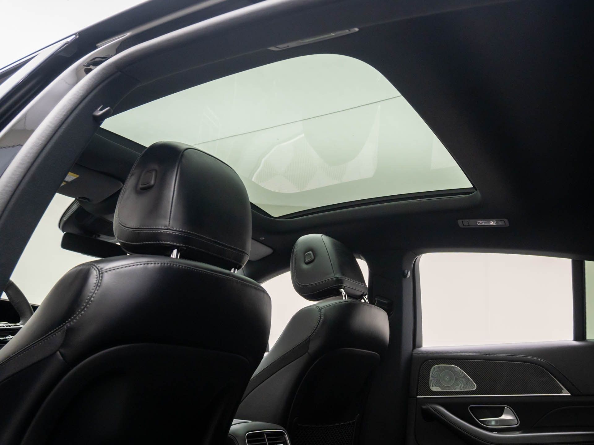 Vehicle image 18 of 37