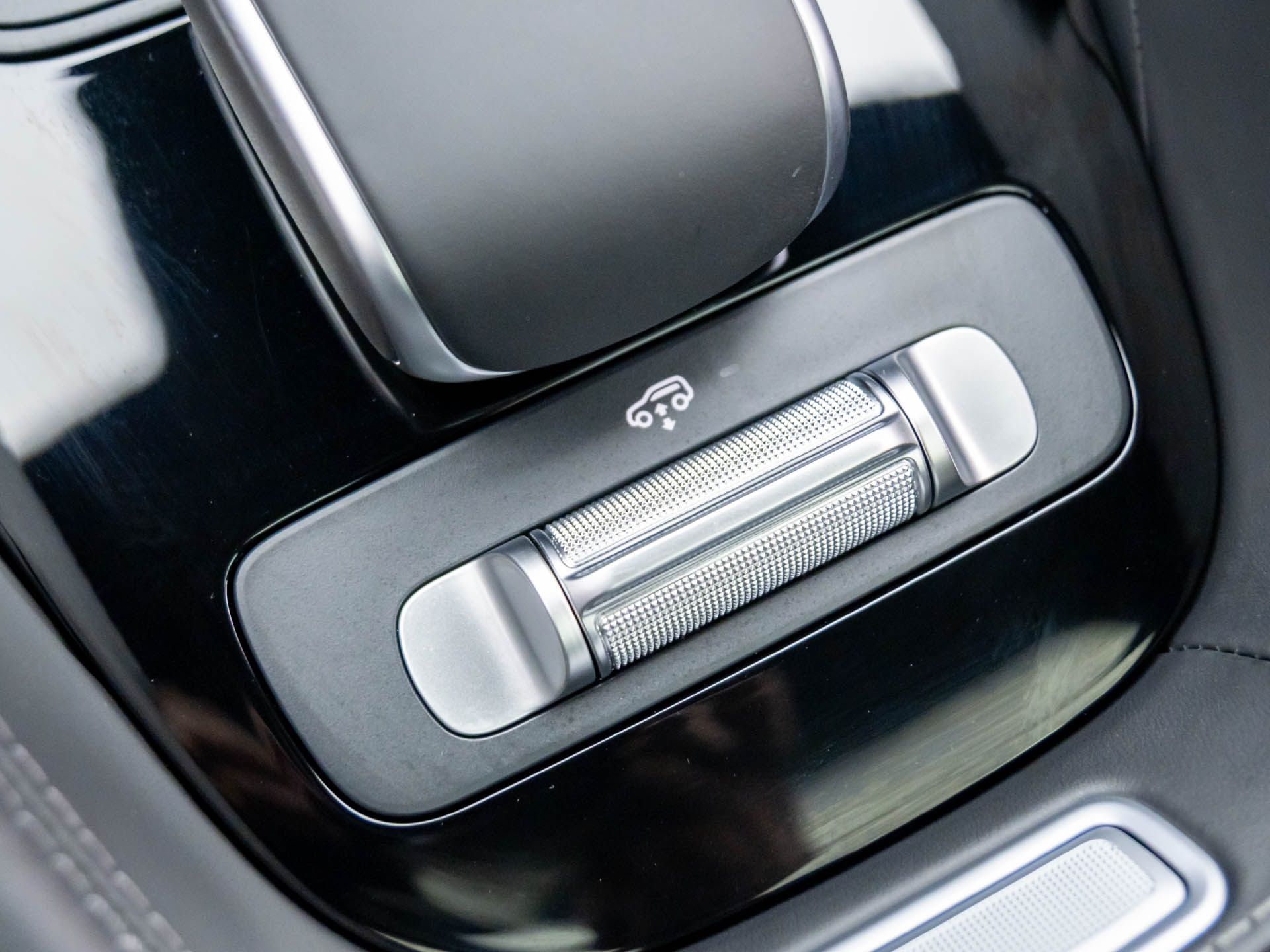 Vehicle image 17 of 41