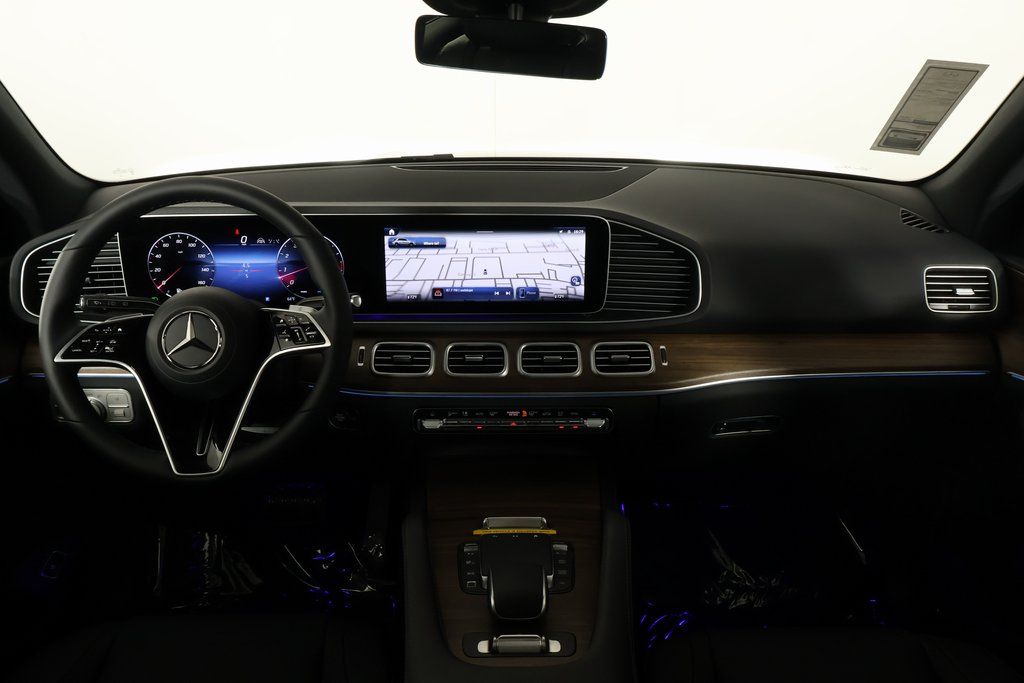 Vehicle image 4 of 10