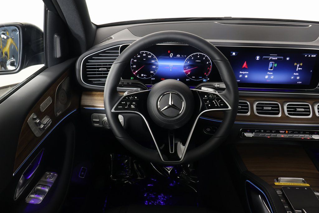 Vehicle image 3 of 10