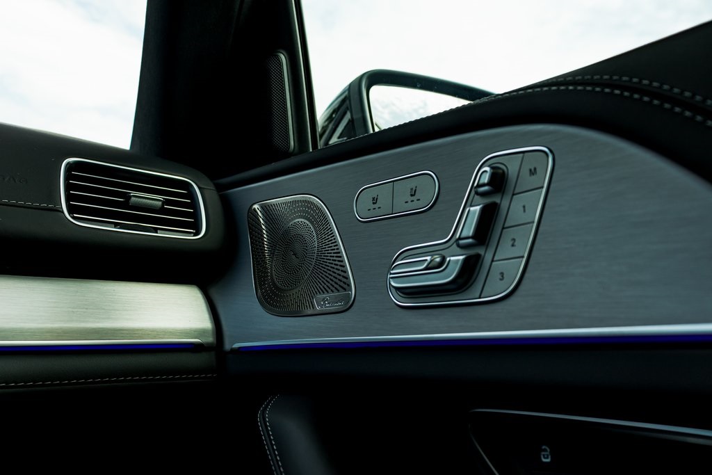 Vehicle image 78 of 98