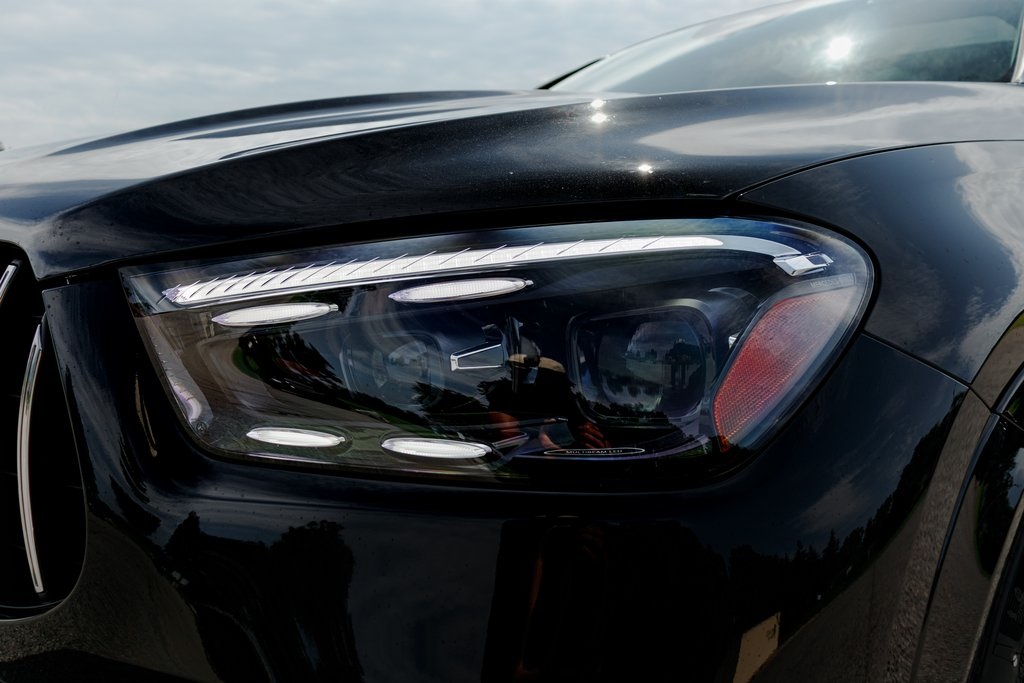 Vehicle image 72 of 98