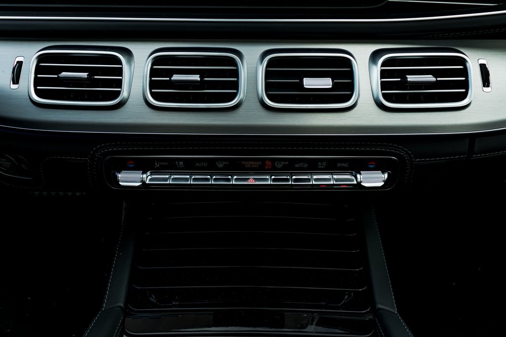 Vehicle image 74 of 98