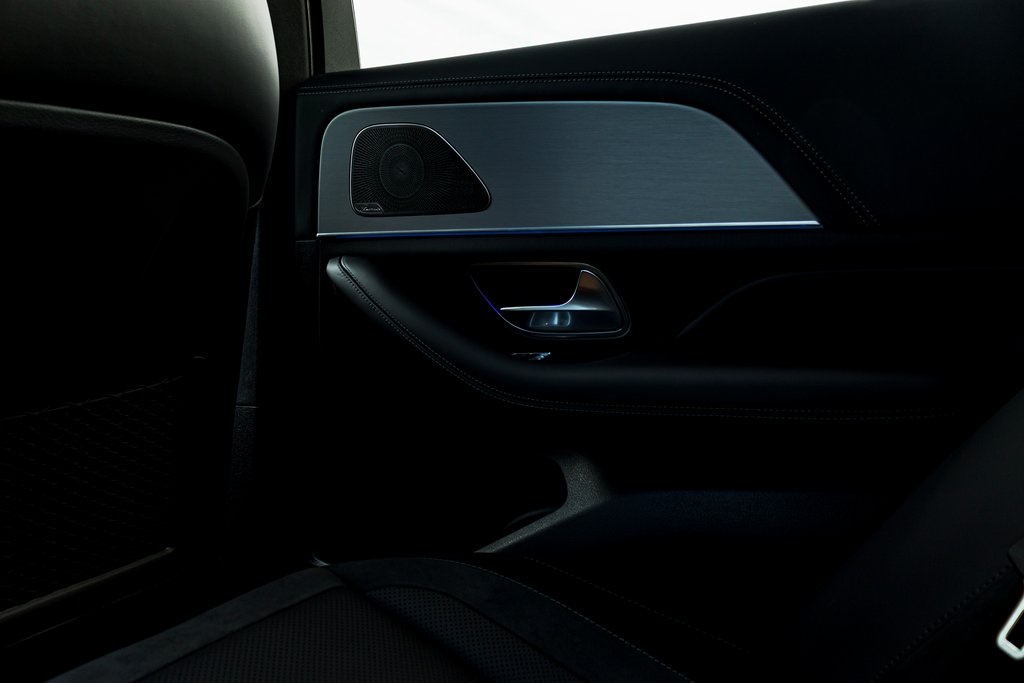 Vehicle image 69 of 98
