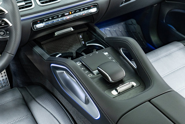 Vehicle image 24 of 30
