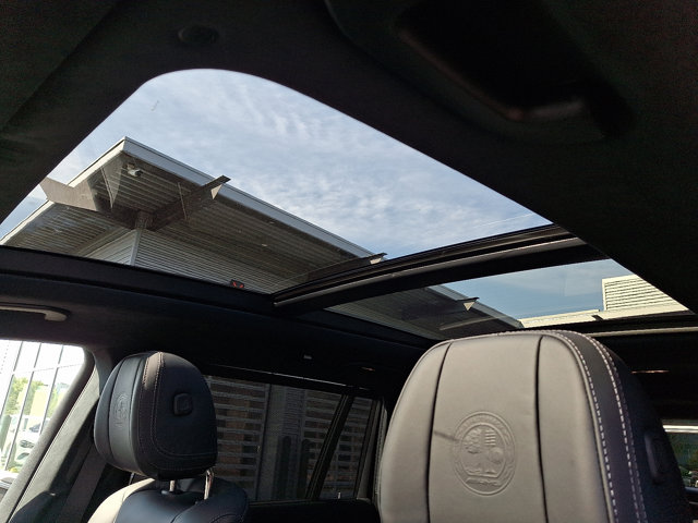 Vehicle image 14 of 21