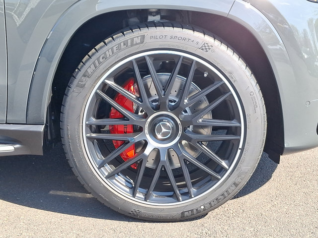 Vehicle image 8 of 21