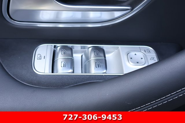 Vehicle image 19 of 36