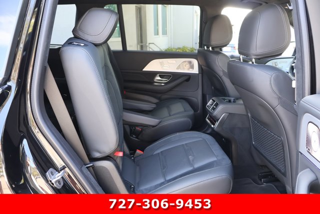 Vehicle image 27 of 36