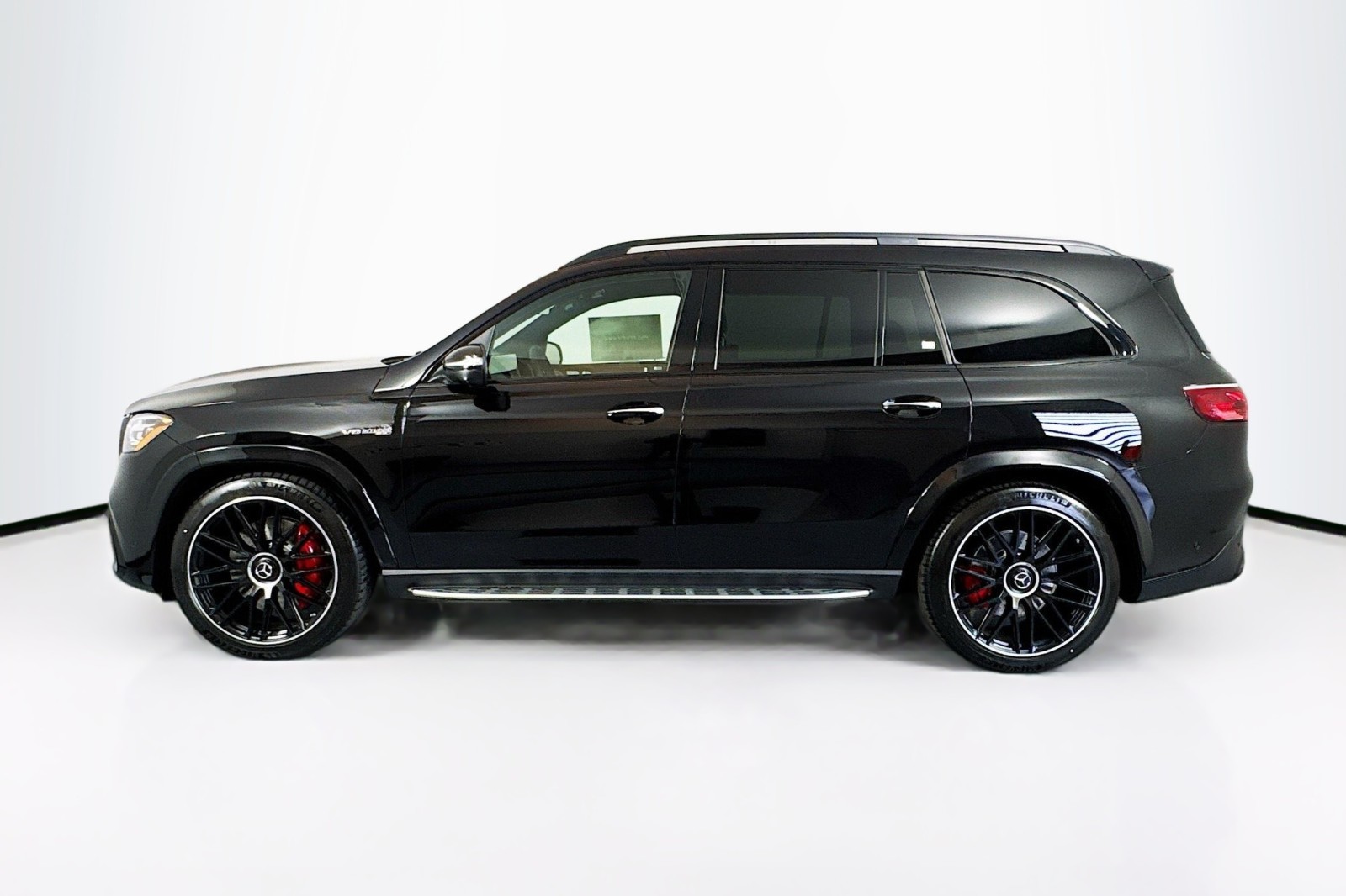 2025 Mercedes-Benz GLS AMG 63 Image 8 of 31