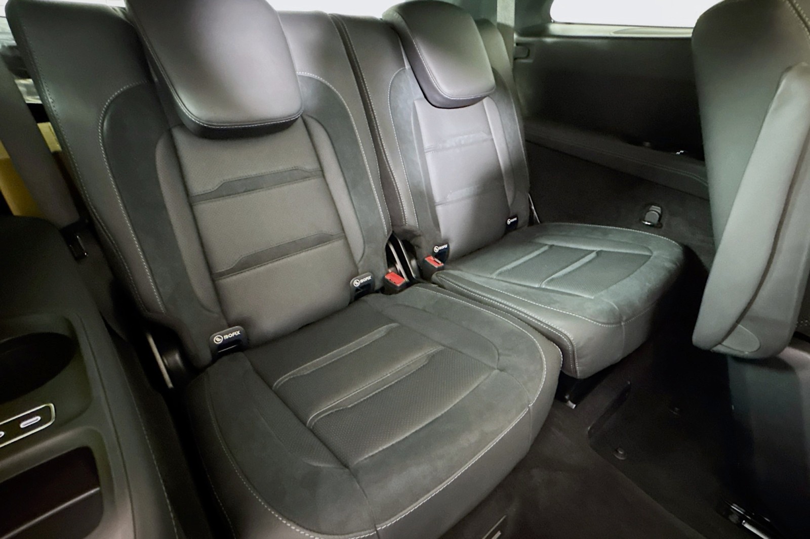 2025 Mercedes-Benz GLS AMG 63 Image 13 of 31