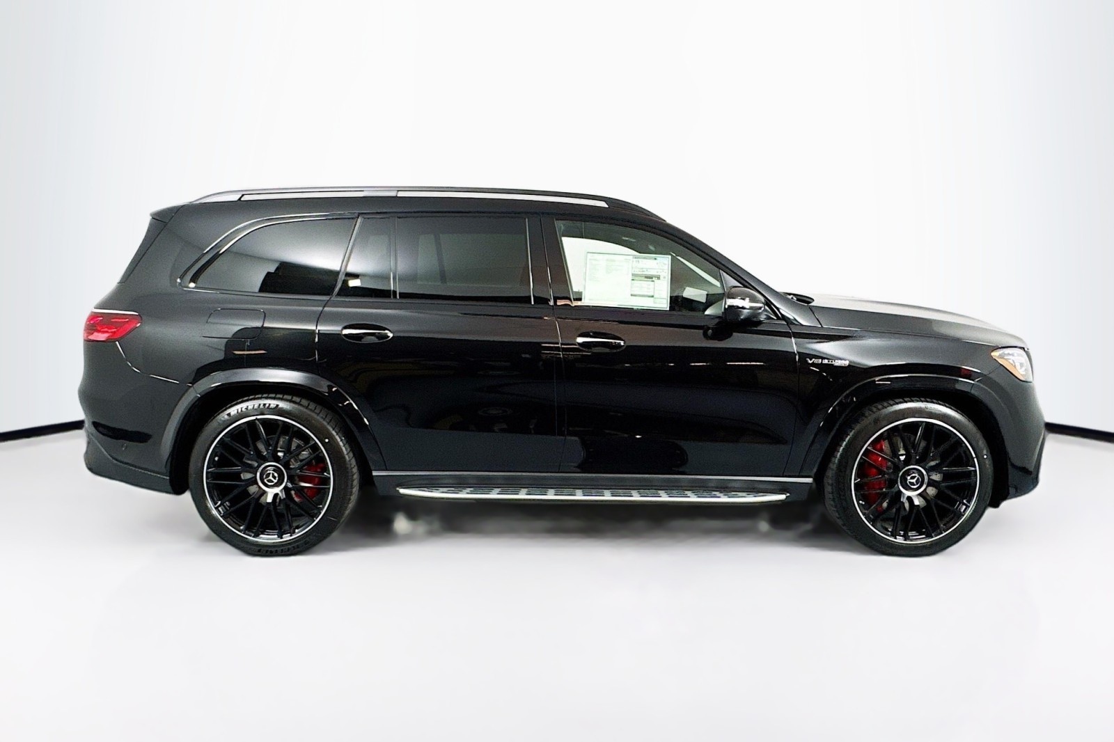 2025 Mercedes-Benz GLS AMG 63 Image 4 of 31