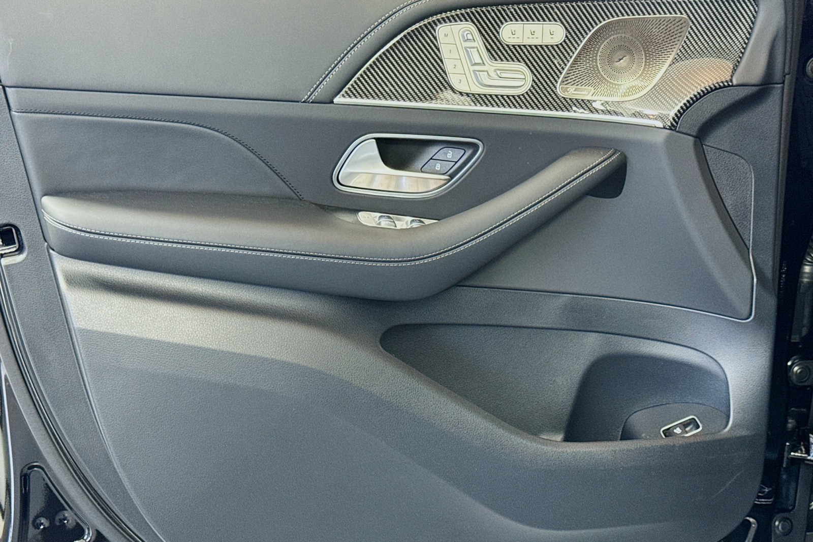 2025 Mercedes-Benz GLS AMG 63 Image 25 of 31