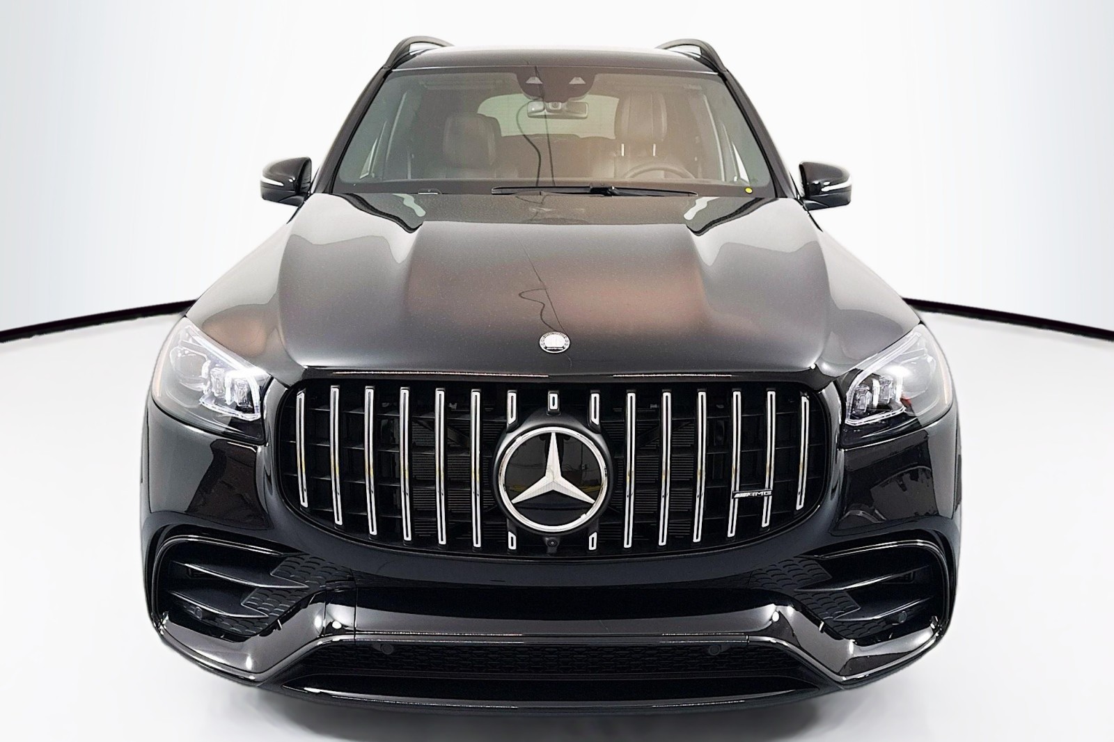 2025 Mercedes-Benz GLS AMG 63 Image 2 of 31