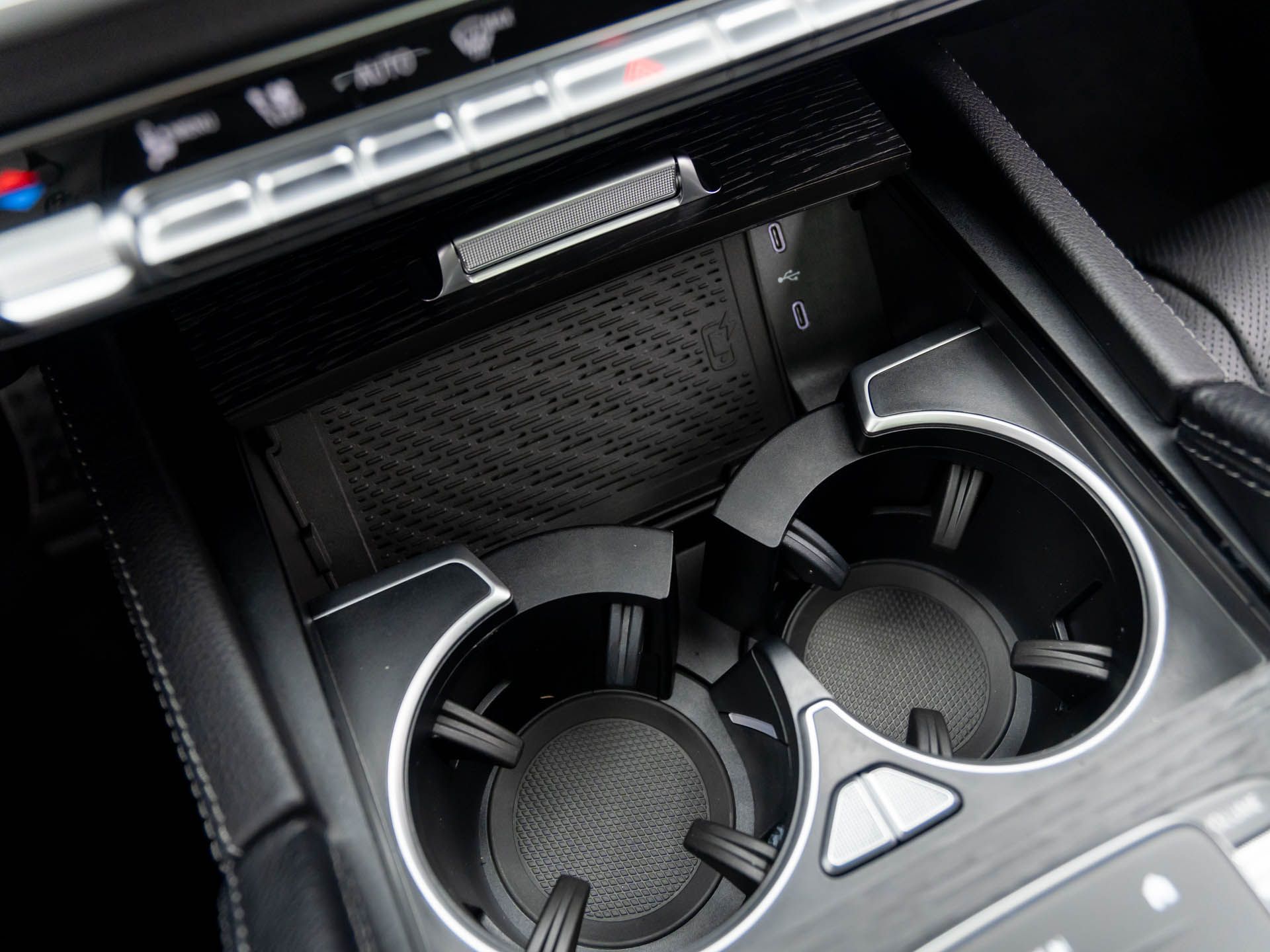Vehicle image 19 of 32