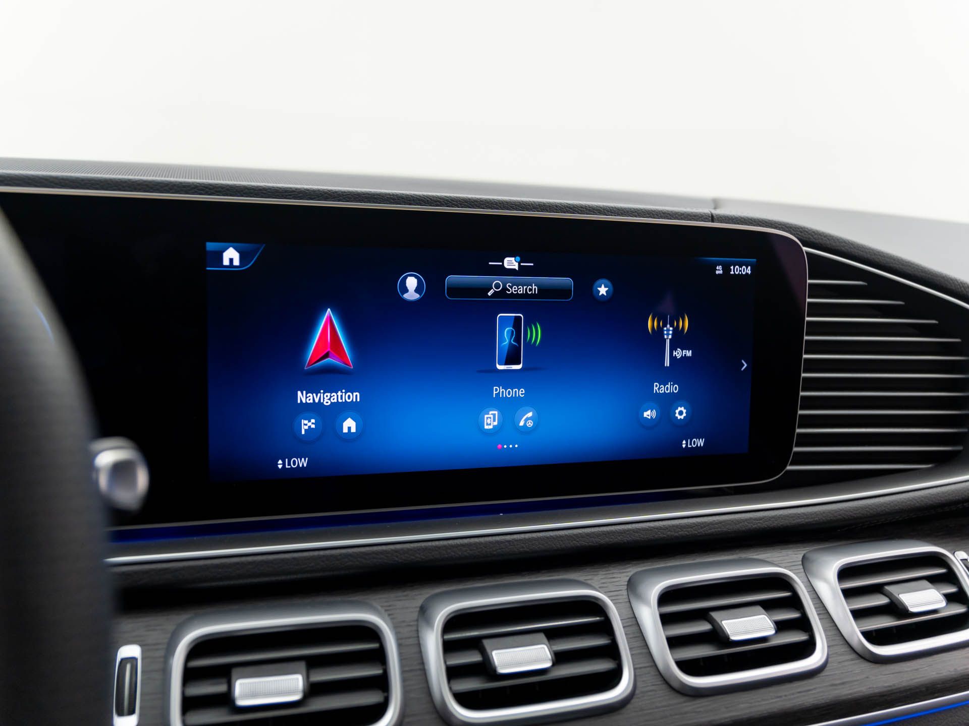 Vehicle image 24 of 32