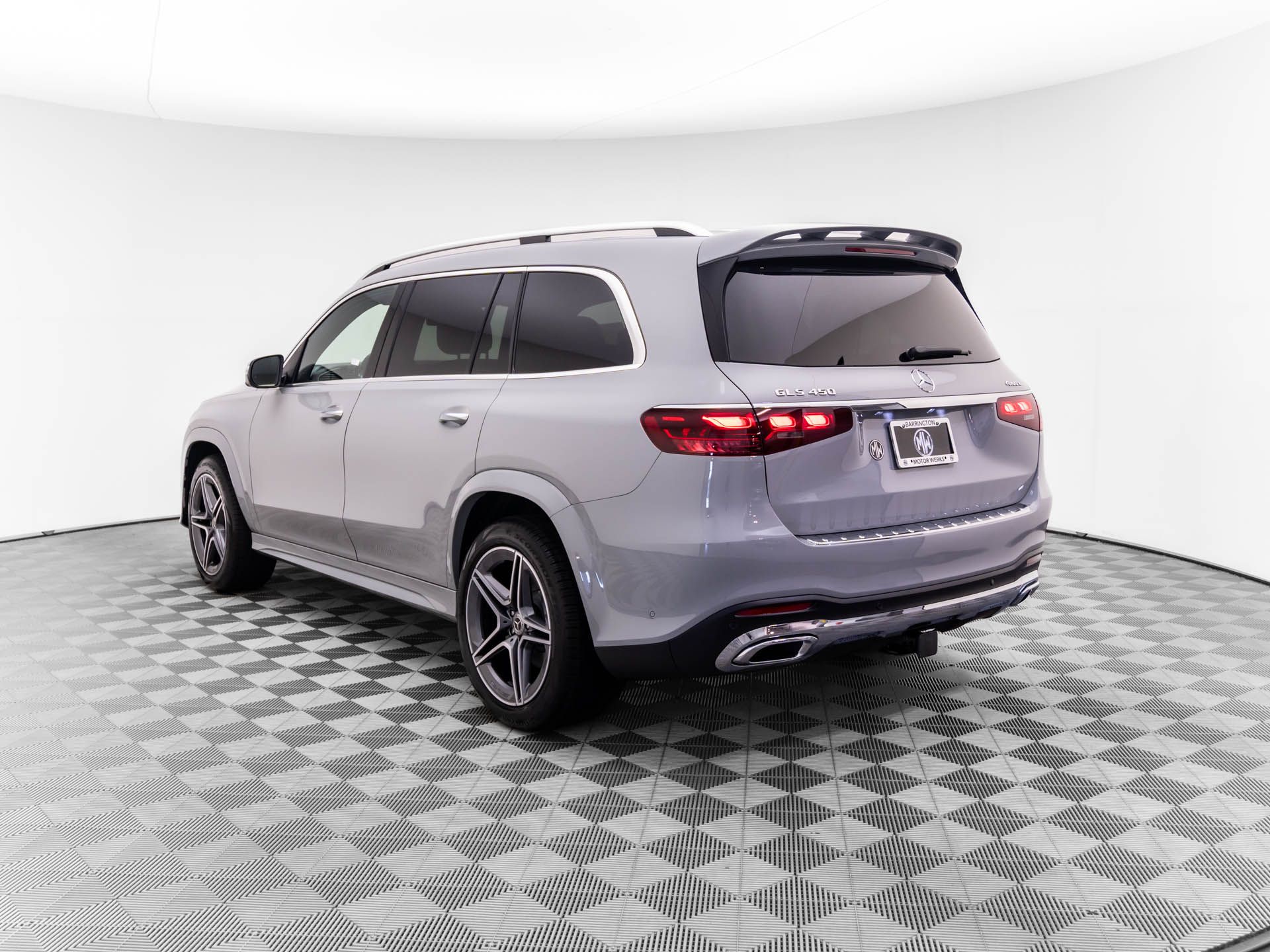 Vehicle image 6 of 32