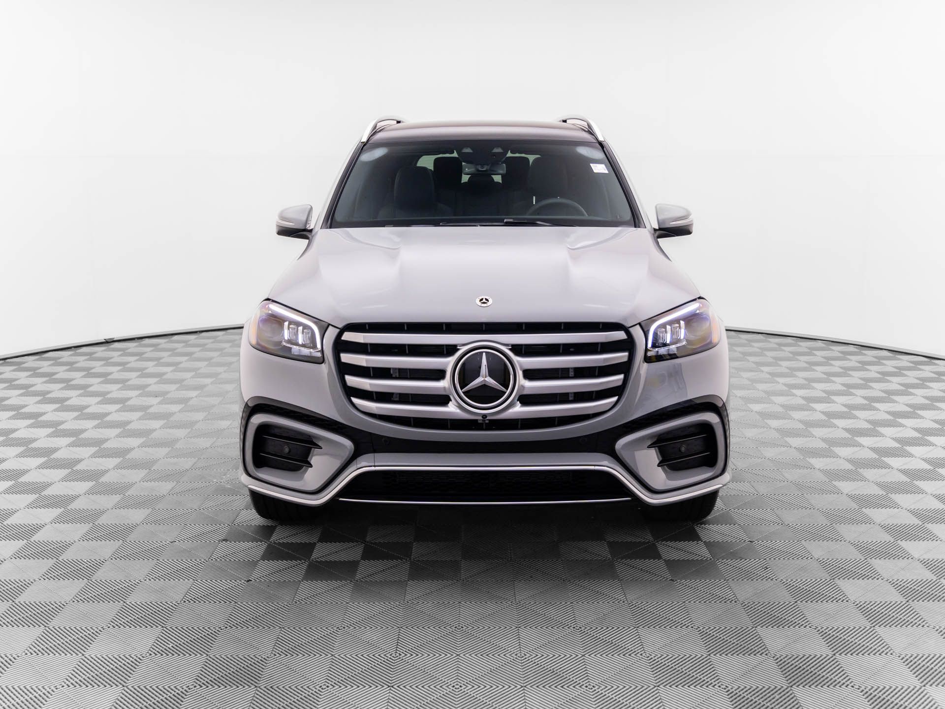 Vehicle image 2 of 32