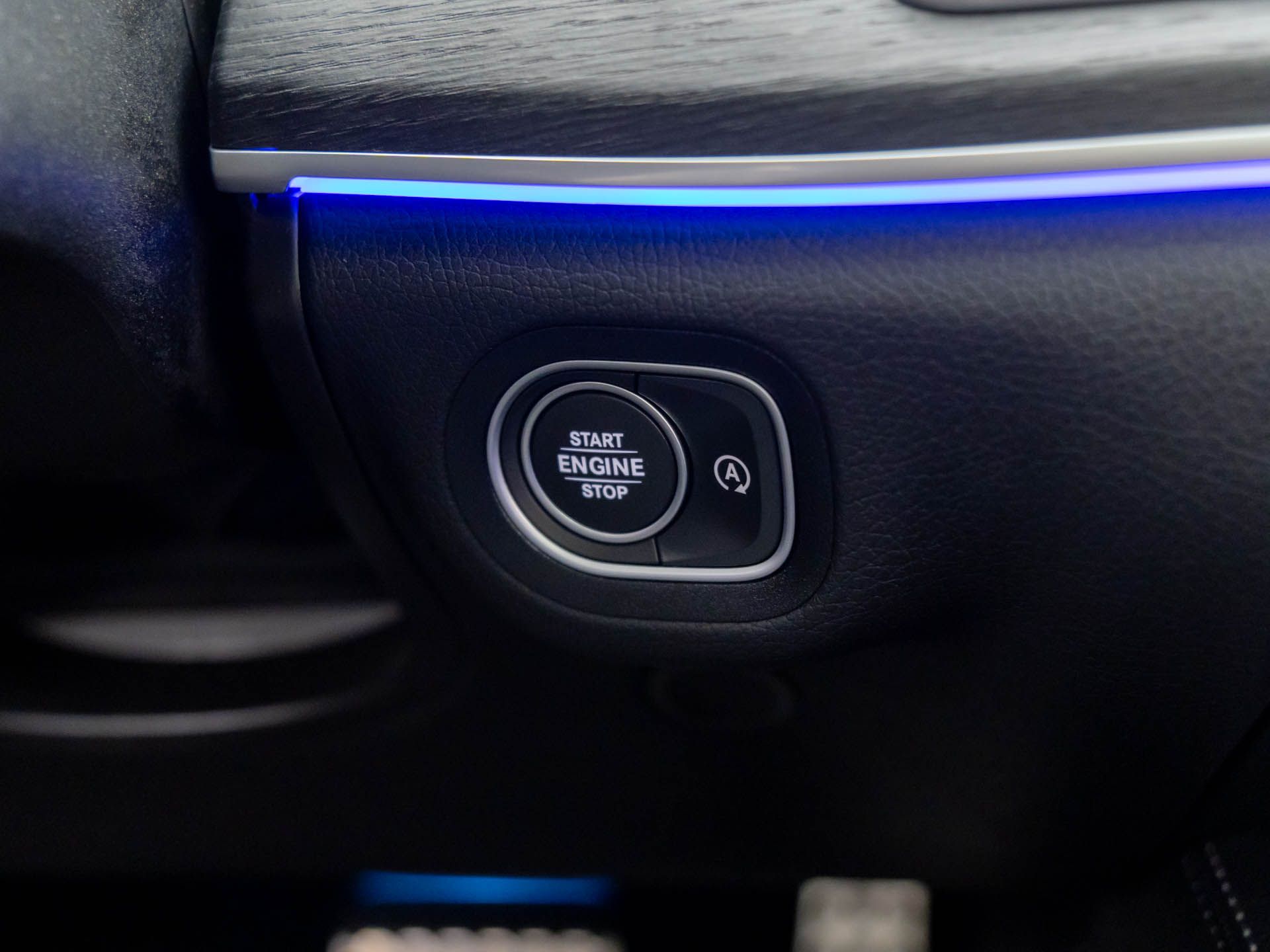 Vehicle image 21 of 32