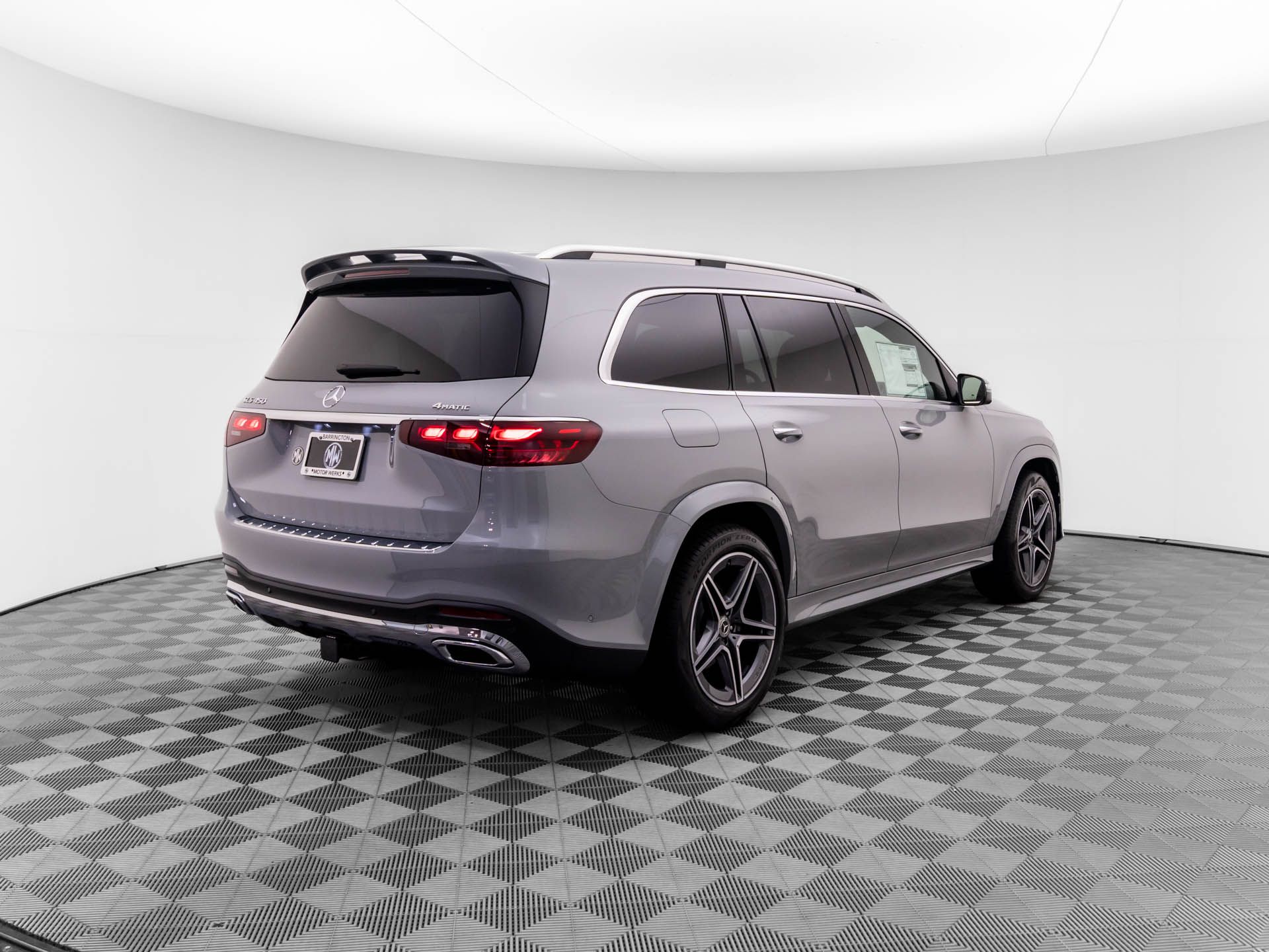 Vehicle image 4 of 32