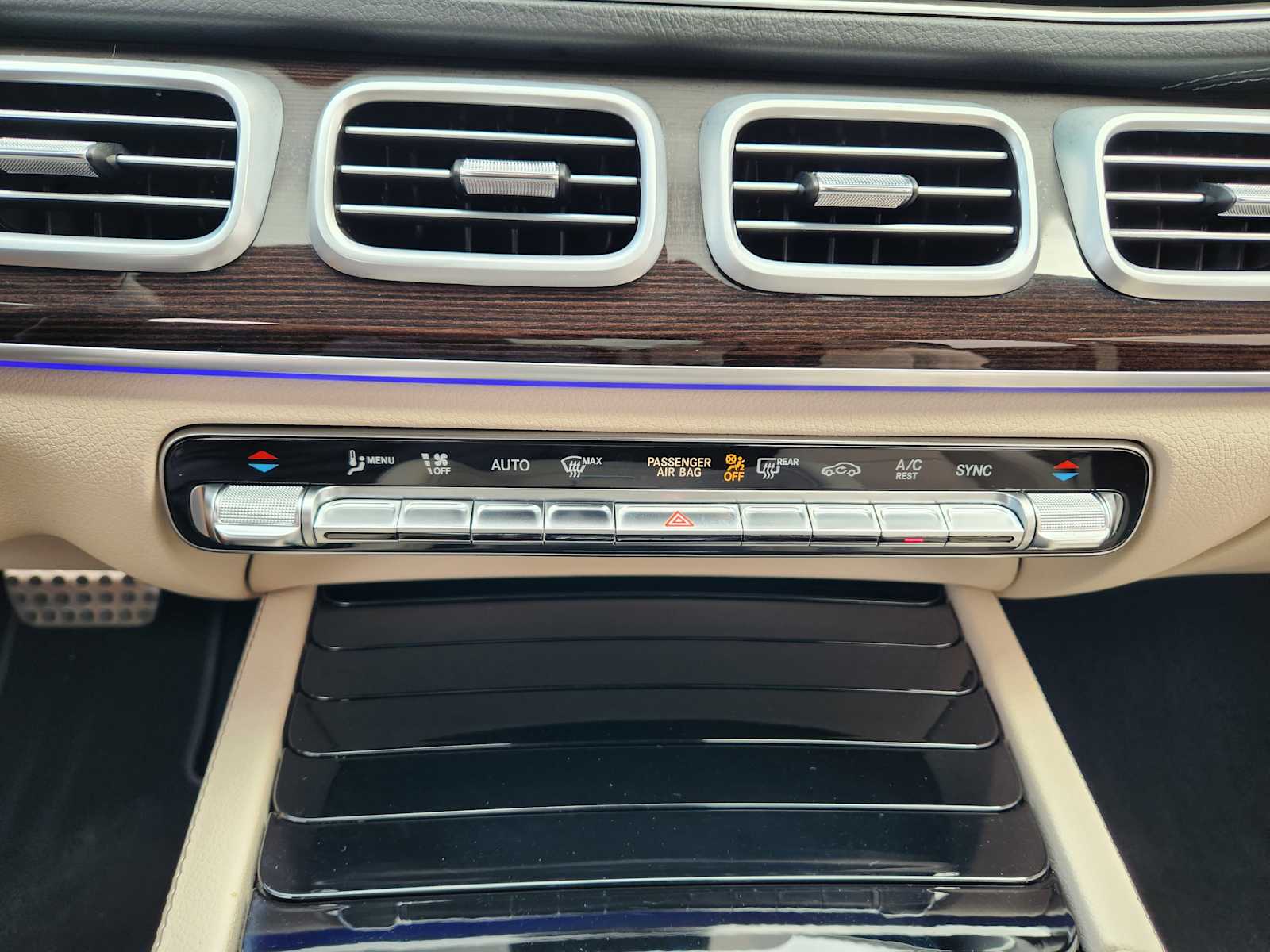 Vehicle image 18 of 34