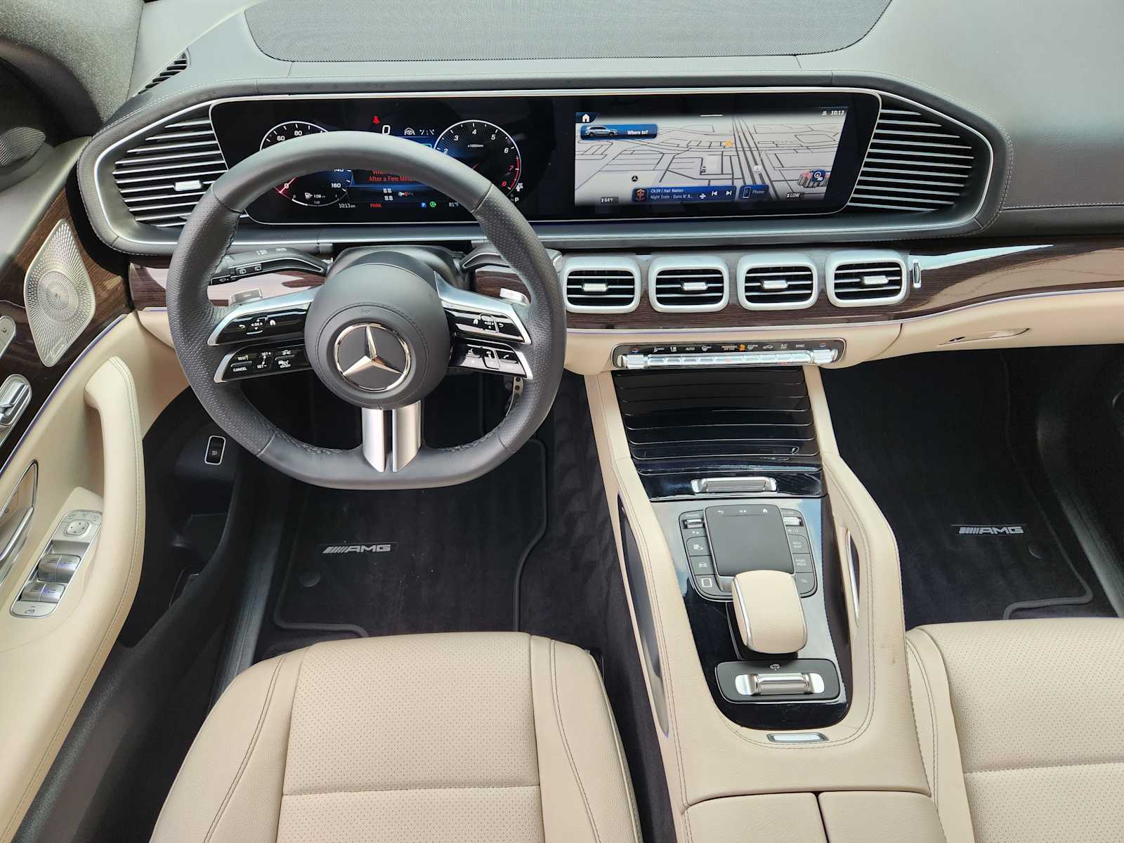 Vehicle image 27 of 34