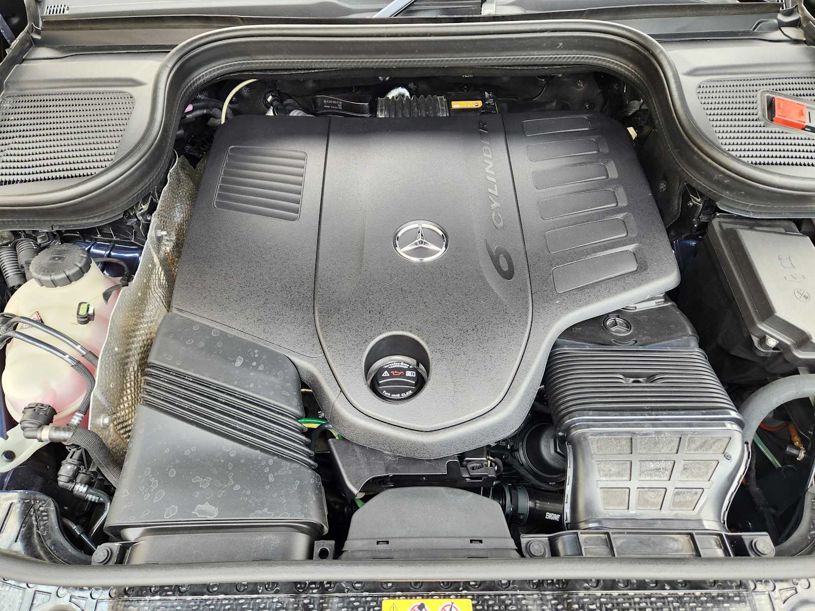 Vehicle image 33 of 34