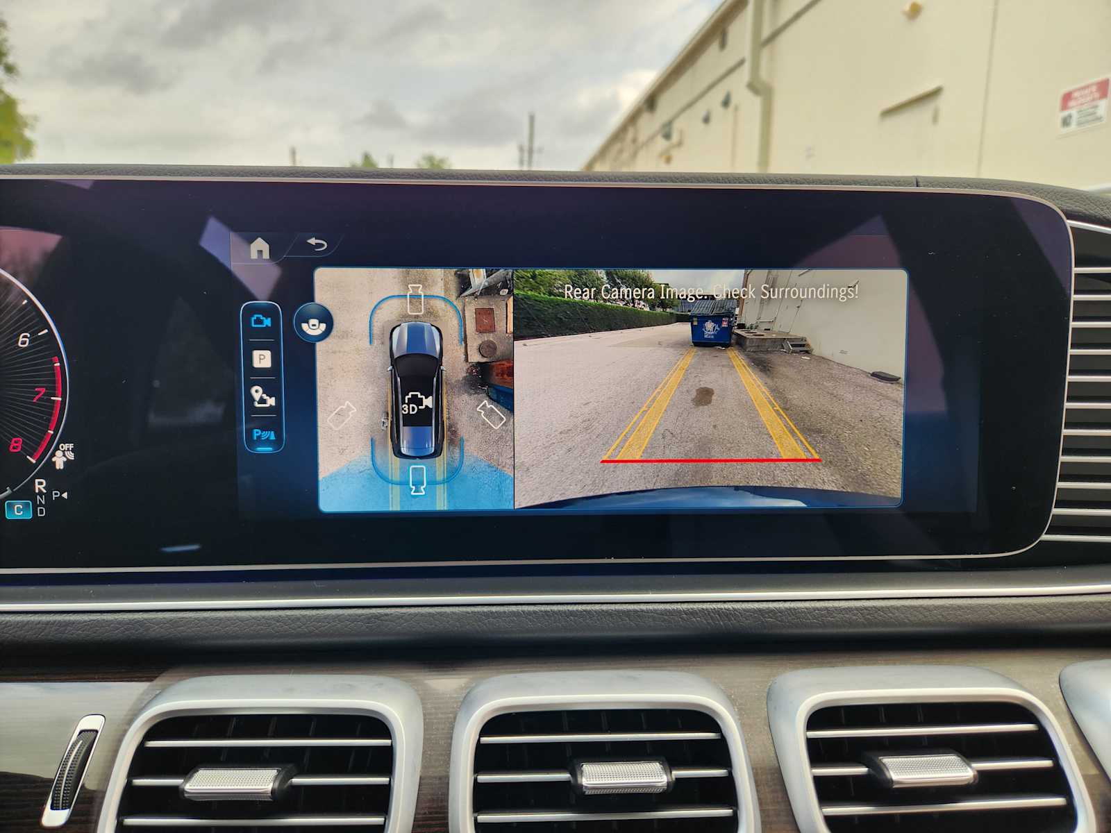 Vehicle image 17 of 34