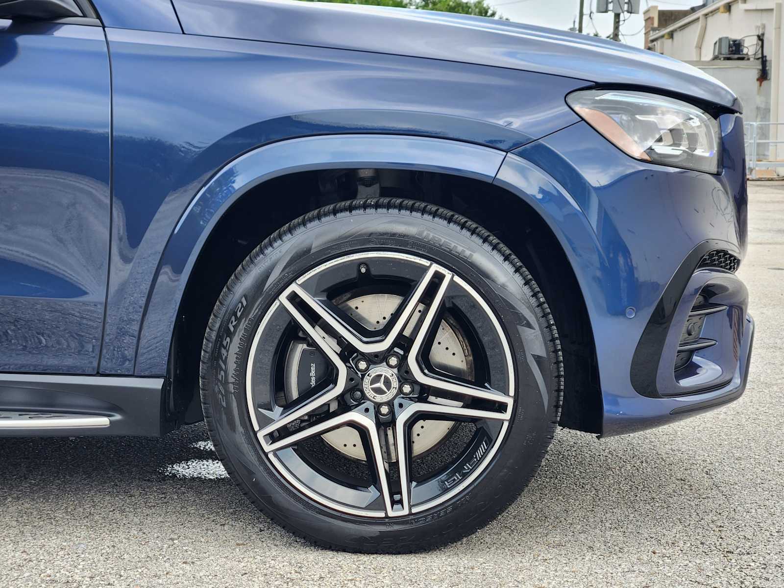 Vehicle image 9 of 34