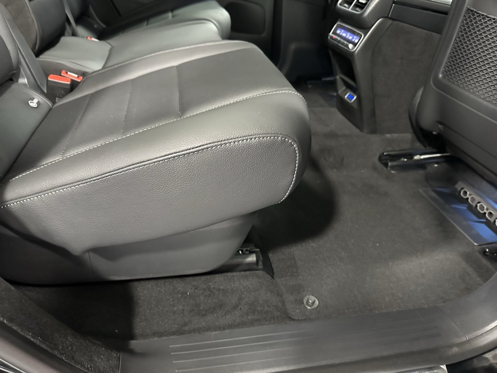 Vehicle image 20 of 24