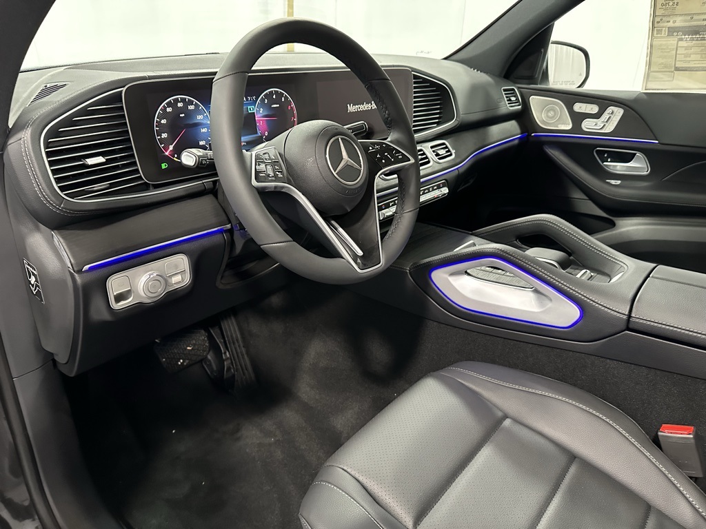 Vehicle image 10 of 24