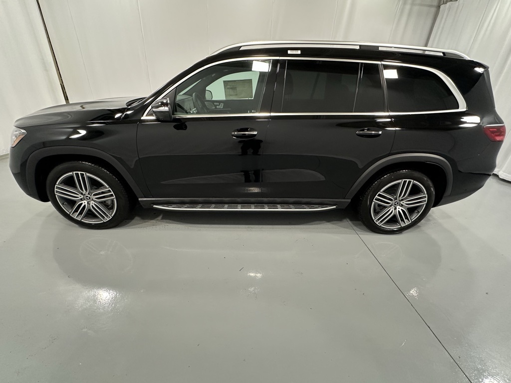 Vehicle image 9 of 24