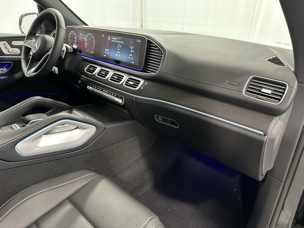 Vehicle image 15 of 24