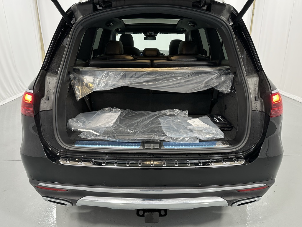 Vehicle image 22 of 24