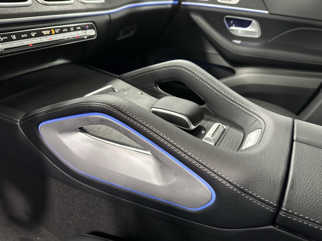 Vehicle image 14 of 24