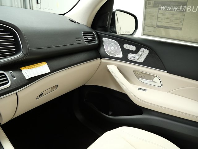 Vehicle image 8 of 13