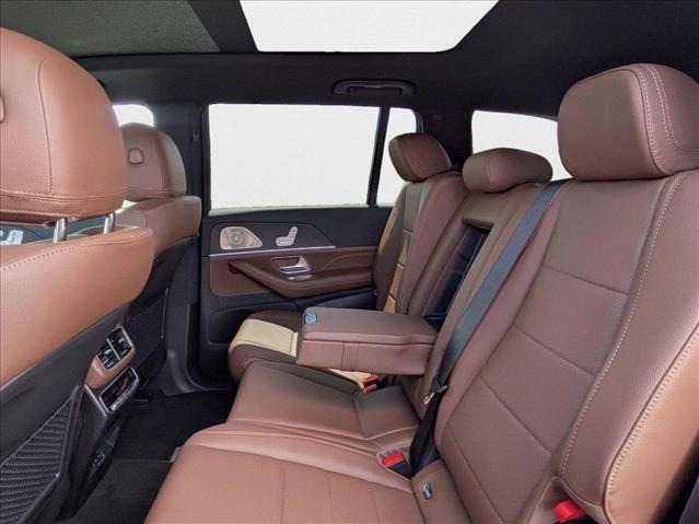 2025 Mercedes-Benz GLS 450 Image 11 of 19