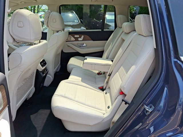 Vehicle image 10 of 21