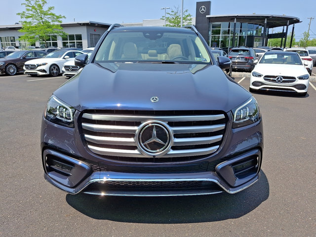 Vehicle image 2 of 21