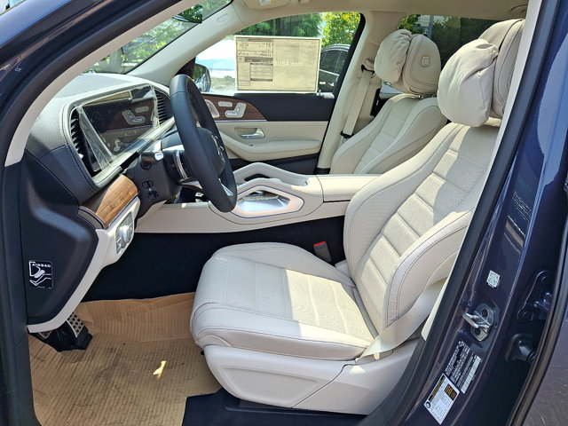 Vehicle image 13 of 21