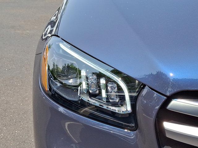 Vehicle image 9 of 21