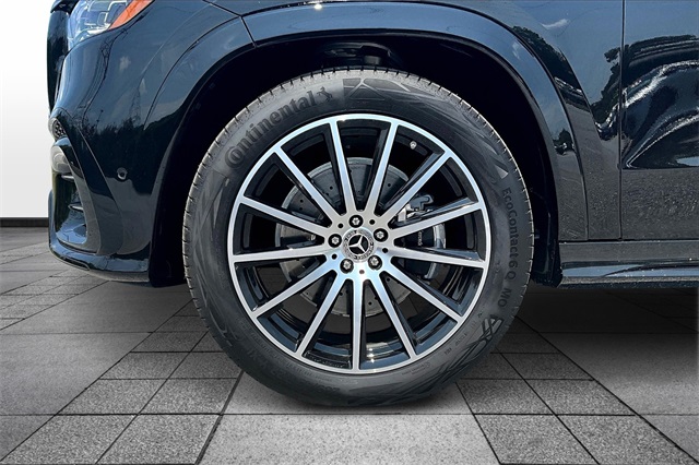 Vehicle image 6 of 17